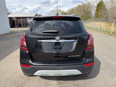 Used 2020 Buick Encore Preferred image 3