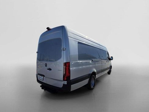 Used 2024 Mercedes-Benz Sprinter 4500 w/ Parking Package image 5