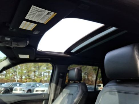 Certified 2019 Ford Expedition Limited w/ Equipment Group 302A image 20