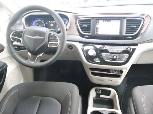 Used 2023 Chrysler Voyager LX FWD image 26