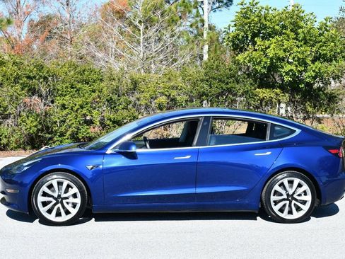Used 2018 Tesla Model 3 Mid Range image 3