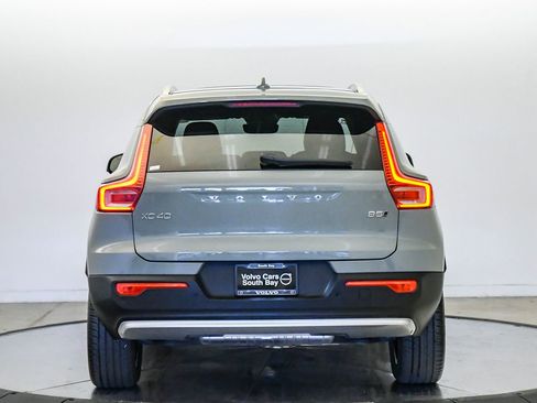 Certified 2025 Volvo XC40 B5 Core AWD/4WD image 3