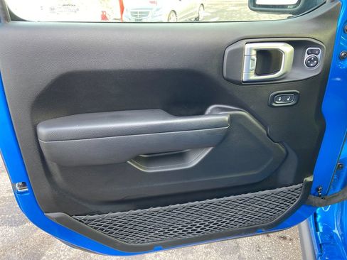 Used 2024 Jeep Gladiator Rubicon w/ Safety Group image 12