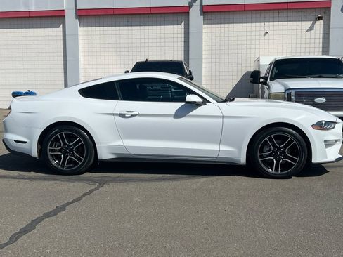 Used 2019 Ford Mustang Premium image 3