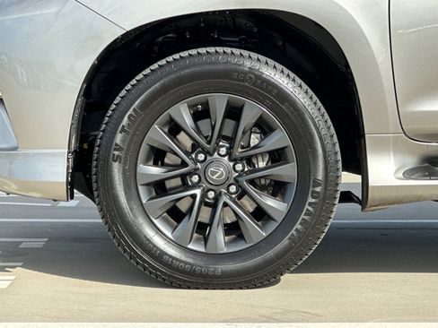 Used 2023 Lexus GX 460 Premium w/ Premium Package image 35