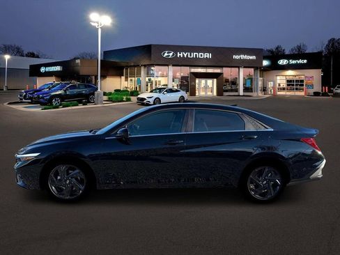 New 2026 Hyundai Elantra SEL Sport image 3