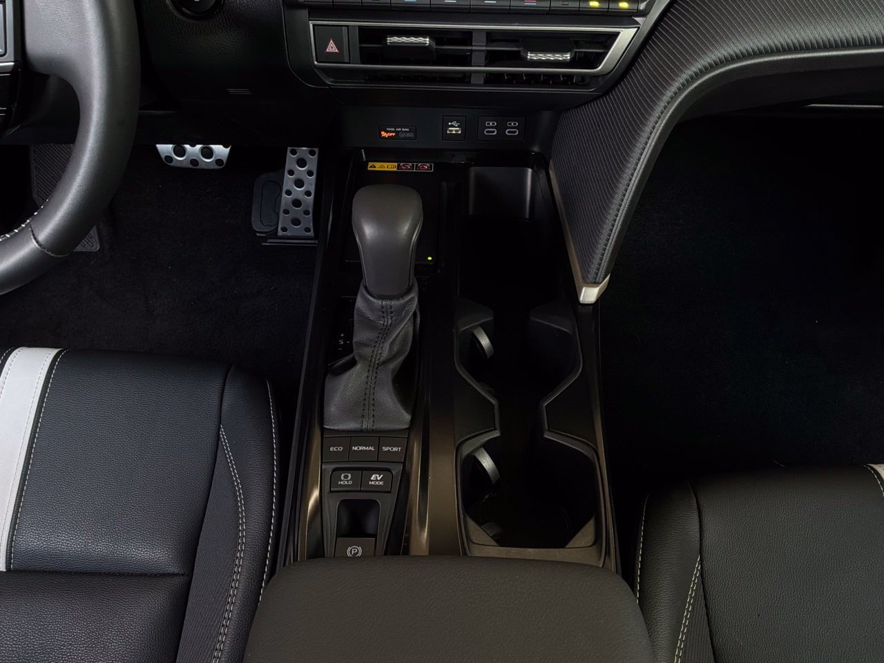 Used 2026 Toyota Camry SE FWD image 15