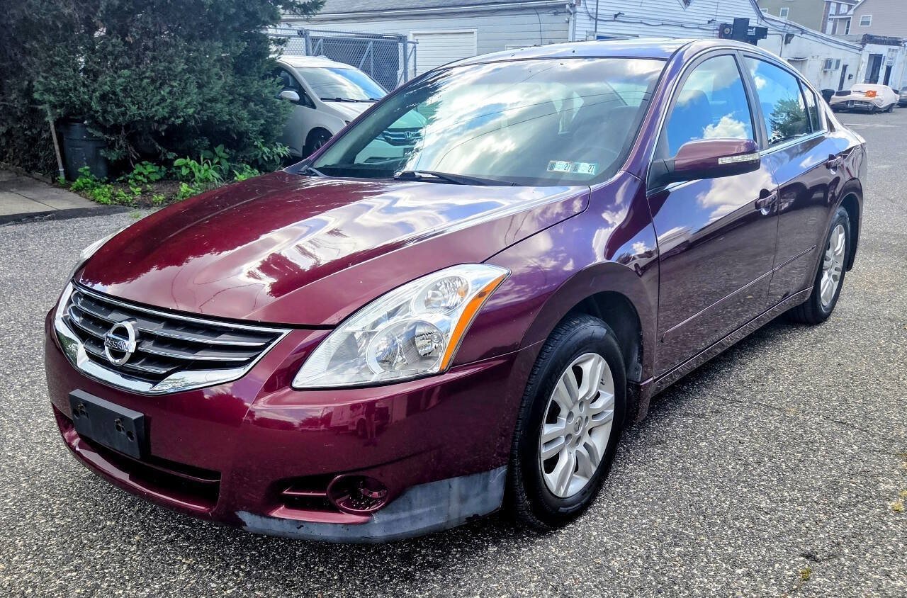 Used 2010 Nissan Altima 2.5 S w/ Premium Audio Pkg FWD image 1