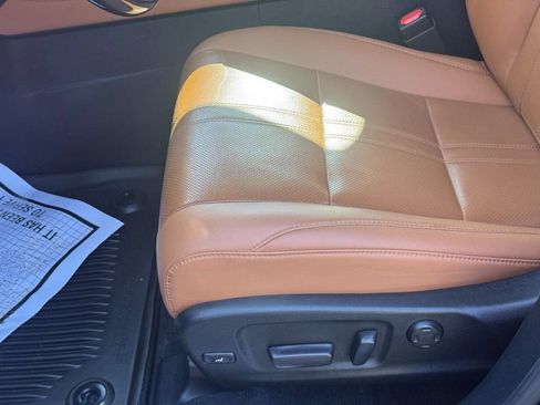 Used 2022 Lexus RX 450h AWD w/ Luxury Package image 23