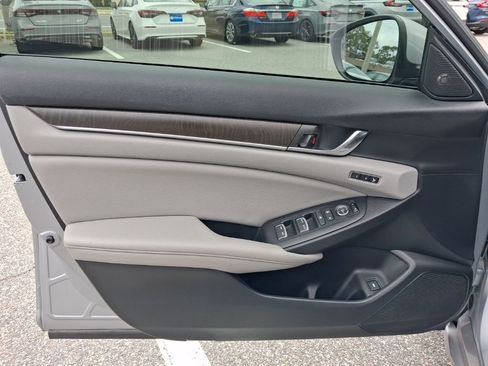 Used 2020 Honda Accord EX-L image 18