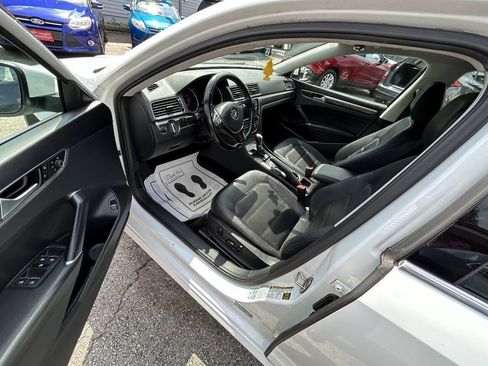 Used 2016 Volkswagen Passat 1.8T SE FWD image 6