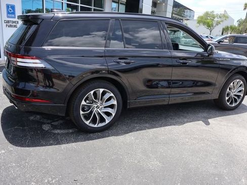 New 2025 Lincoln Aviator 2WD w/ Jet Appearance Package image 7
