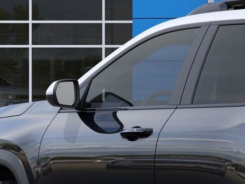 New 2026 Chevrolet Equinox ACTIV w/ LPO, Floor Liner Package AWD/4WD image 36