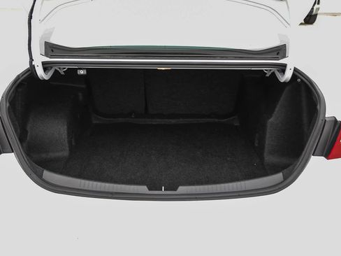 Used 2024 Chevrolet Malibu LT FWD image 25