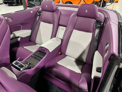 Used 2019 Rolls-Royce Dawn image 16