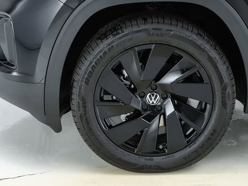 New 2026 Volkswagen Atlas Cross Sport SE image 5