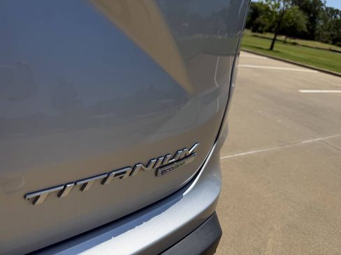 Used 2019 Ford Edge Titanium w/ Equipment Group 301A FWD image 14