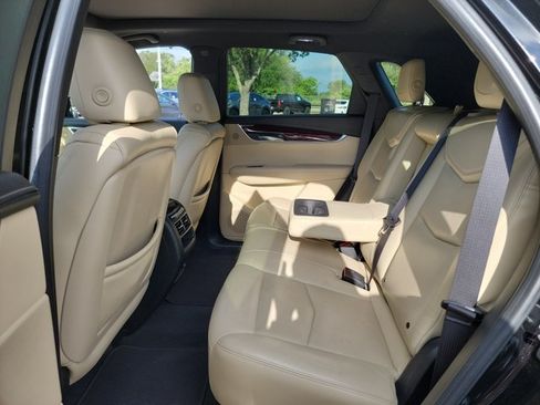 Used 2017 Cadillac XT5 Luxury w/ Driver Awareness Package FWD image 14