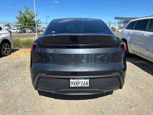 Used 2026 Tesla Model Y 2WD image 4