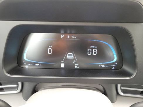 Used 2026 Hyundai Elantra SE FWD image 12