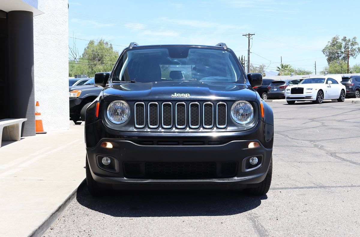 Used 2018 Jeep Renegade Latitude FWD image 17