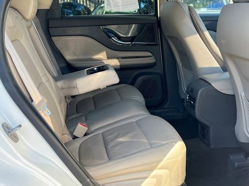 Used 2022 Lincoln Corsair Standard Sport Utility w/ Premium Package image 14