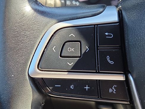 Used 2023 Toyota Highlander XSE image 22