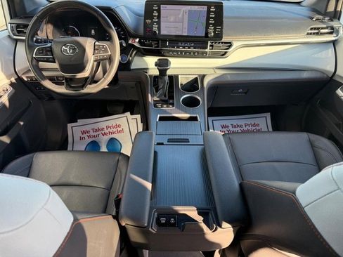 Used 2023 Toyota Sienna XSE image 14