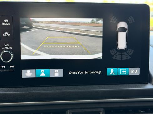 Used 2025 Honda Pilot Touring image 22