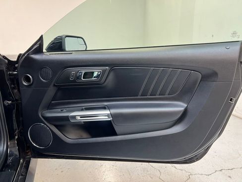 Used 2016 Ford Mustang GT Premium image 28