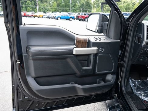 Used 2018 Ford F150 Lariat w/ Equipment Group 501A Mid AWD/4WD image 15