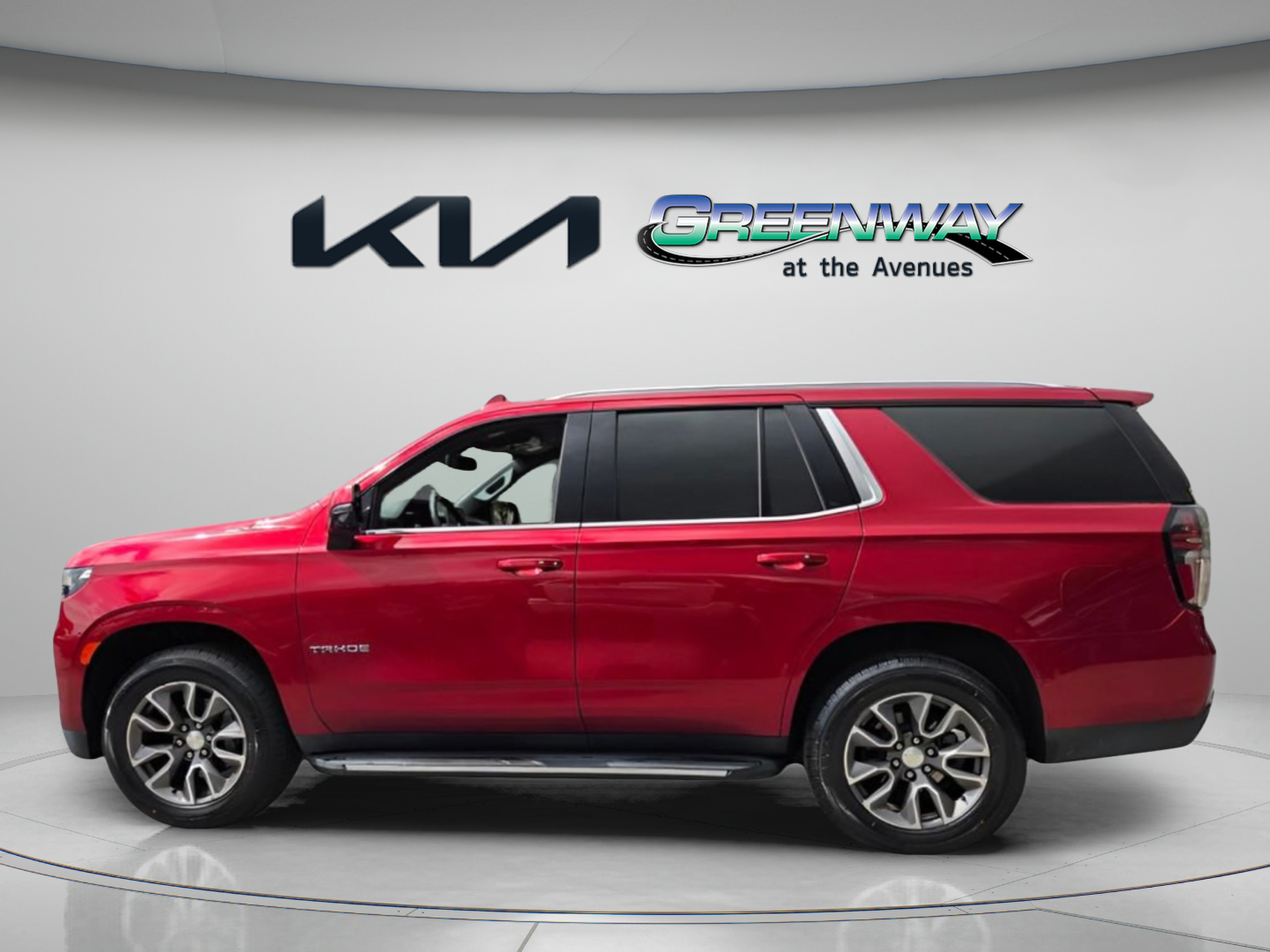 Used 2022 Chevrolet Tahoe LT w/ Luxury Package RWD image 4