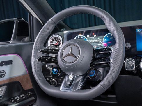 New 2025 Mercedes-Benz GLA 35 AMG 4MATIC image 18