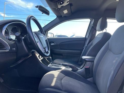 Used 2014 Chrysler 200 Touring image 13