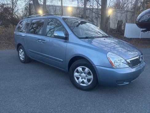 Used 2012 Kia Sedona LX image 1