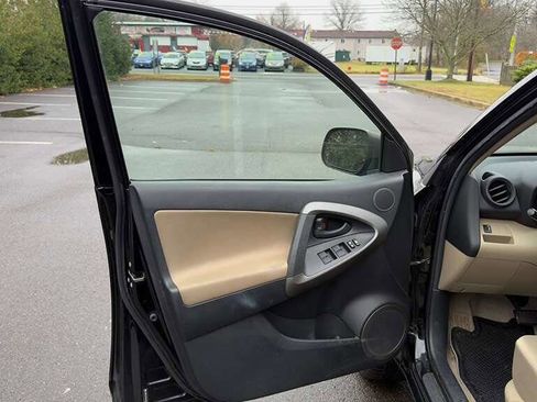 Used 2009 Toyota RAV4 4WD image 21