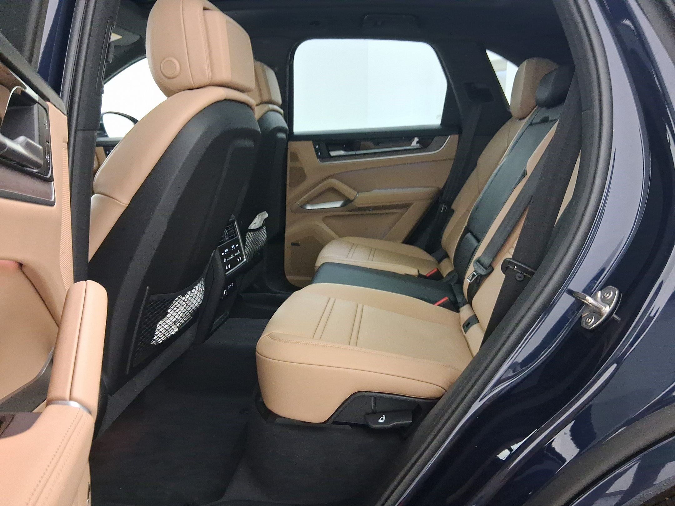 Used 2026 Porsche Cayenne AWD/4WD image 12