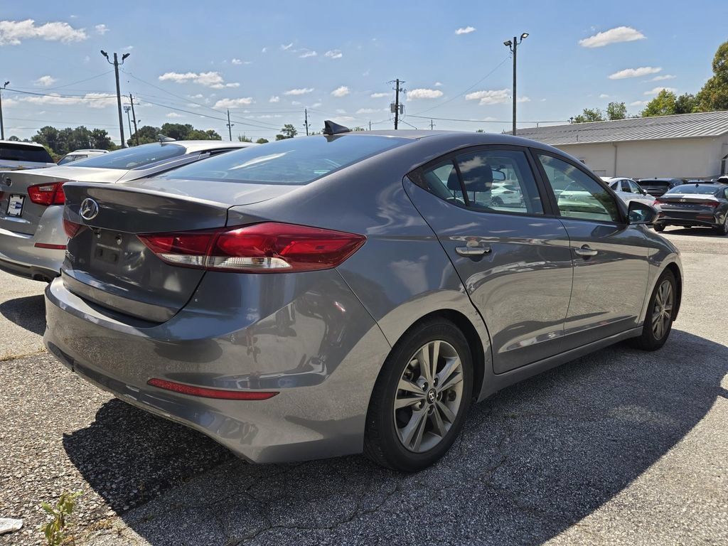 Used 2018 Hyundai Elantra SEL w/ Cargo Package FWD image 2