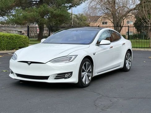 Used 2021 Tesla Model S Long Range Plus image 1