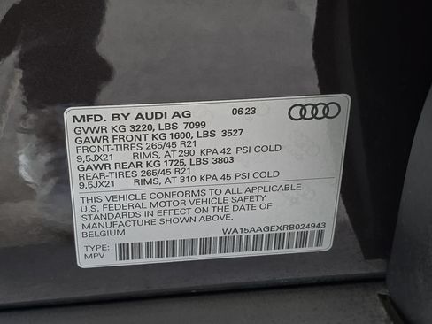 Used 2024 Audi Q8 e-tron Premium Plus AWD/4WD image 38