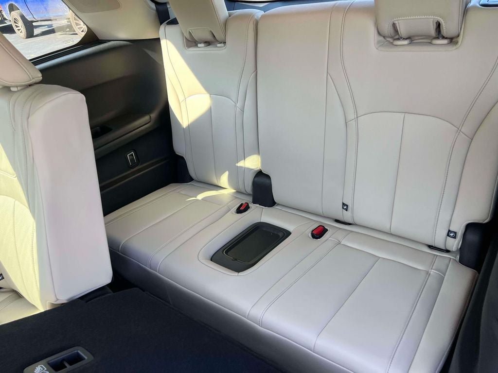 Used 2025 INFINITI QX60 Sensory w/ Vision Package AWD/4WD image 17