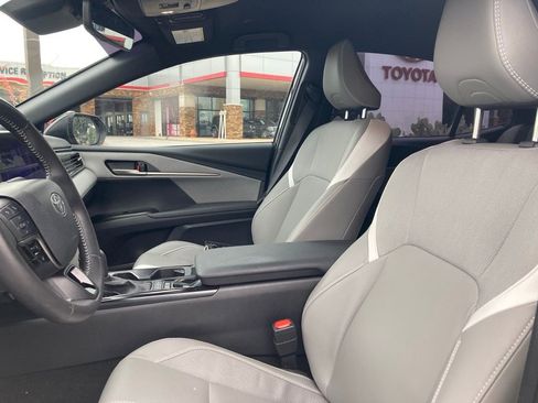 Used 2025 Toyota Camry SE w/ Multimedia Upgrade Package FWD image 10