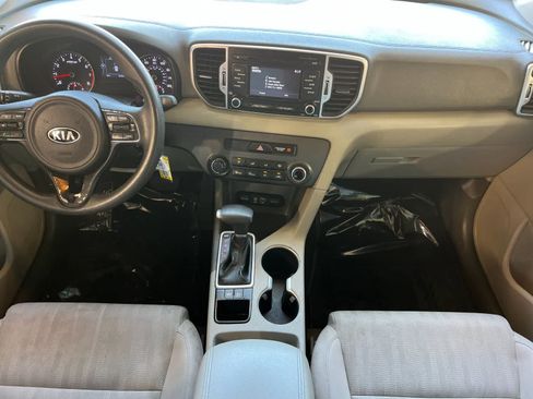 Used 2017 Kia Sportage LX FWD image 4