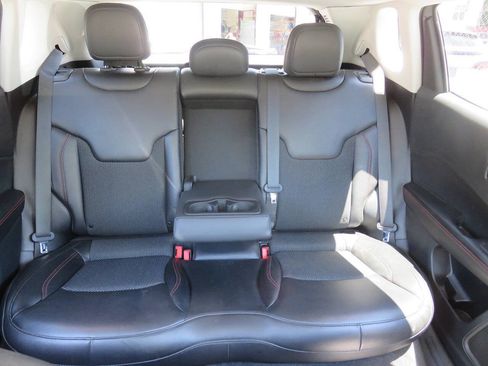 Used 2019 Jeep Compass Trailhawk w/ Cold Weather Group AWD/4WD image 25