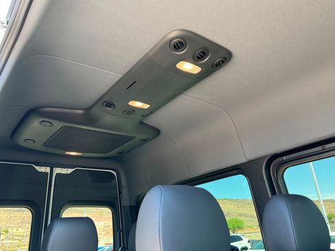 Used 2022 Mercedes-Benz Sprinter 2500 image 20