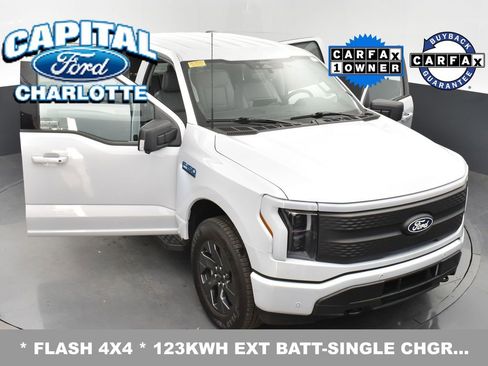 Used 2025 Ford F150 Lightning Flash image 33