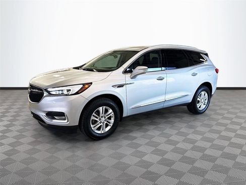 Used 2020 Buick Enclave Essence FWD image 3