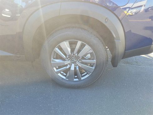 New 2025 Nissan Pathfinder SV image 15