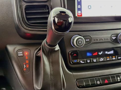 Used 2024 RAM ProMaster 2500 w/ Convenience Group FWD image 18