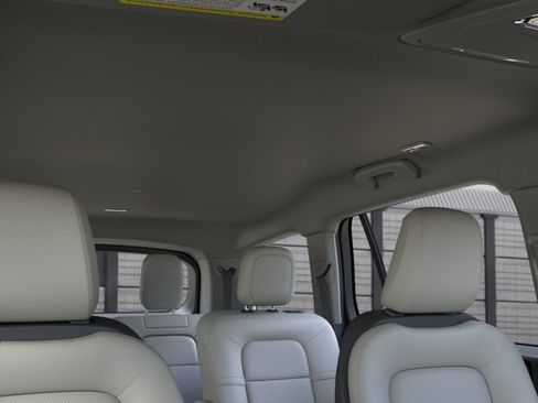 New 2026 Lincoln Aviator 2WD image 25
